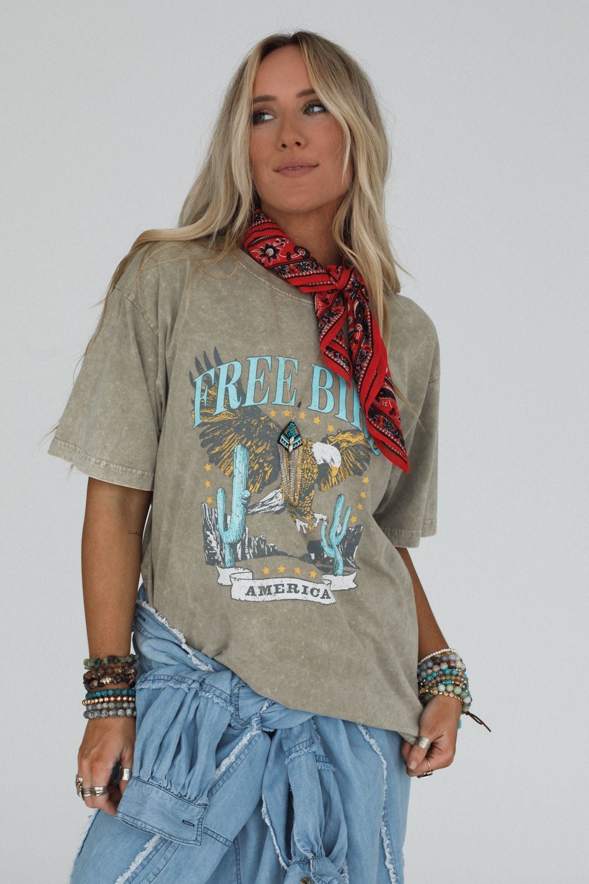 Fly Free Graphic Tee - Mocha