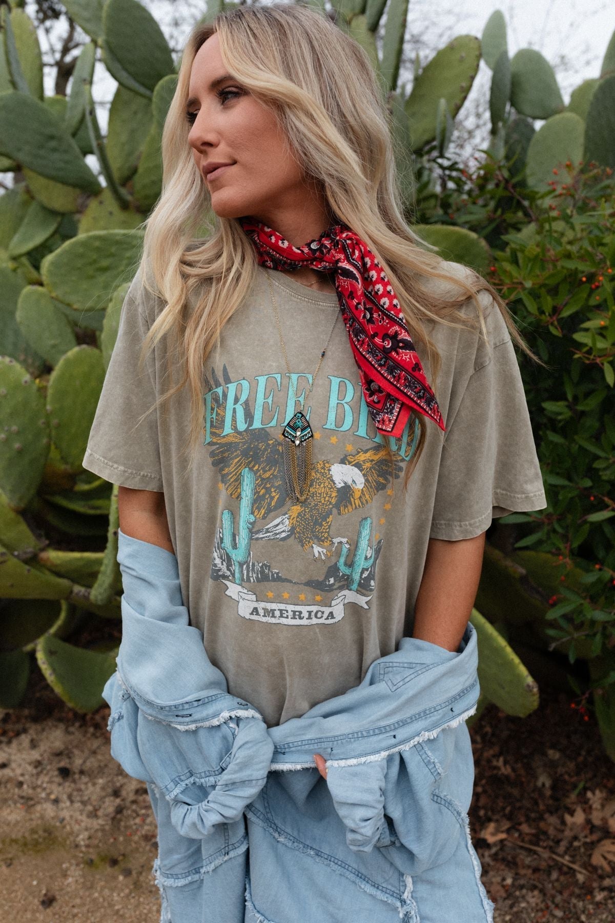 Fly Free Graphic Tee - Mocha