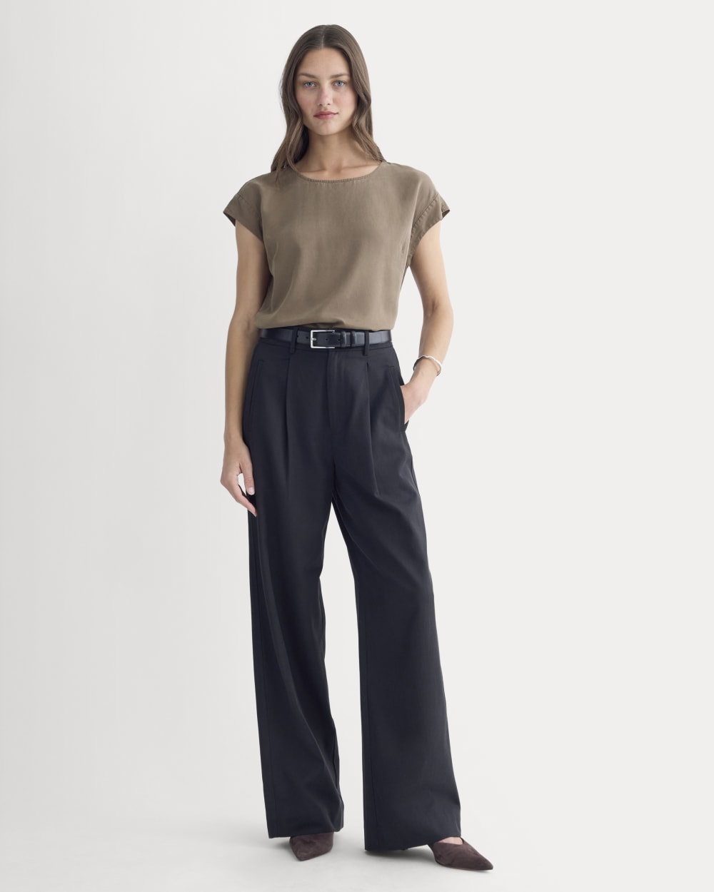 The Muscle Top in Butterlite | Deep Taupe